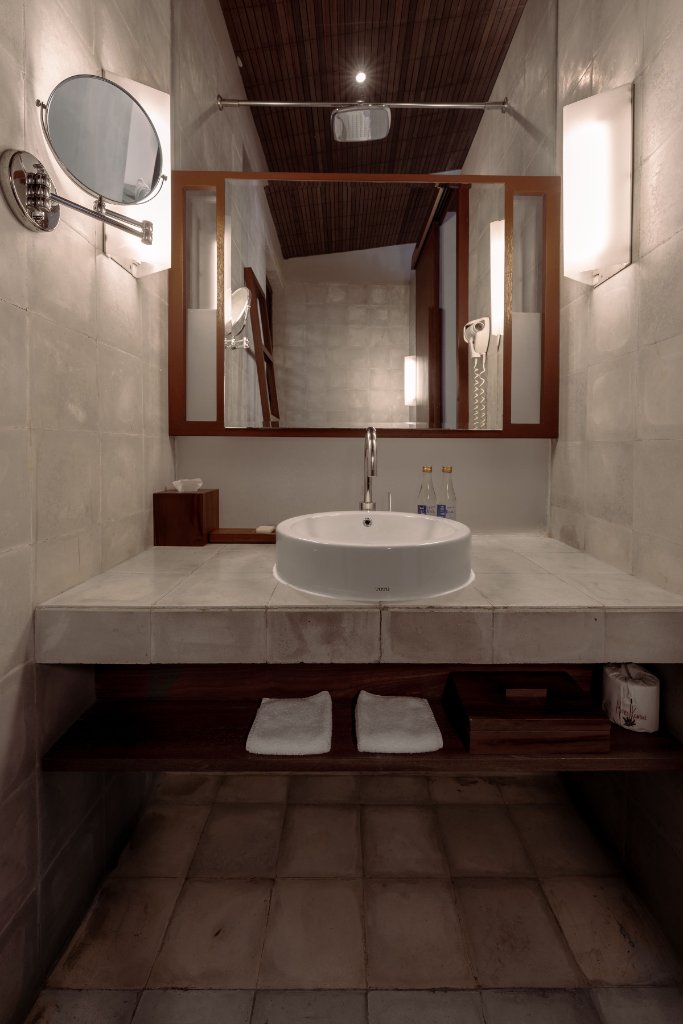 Resort Room bathroom