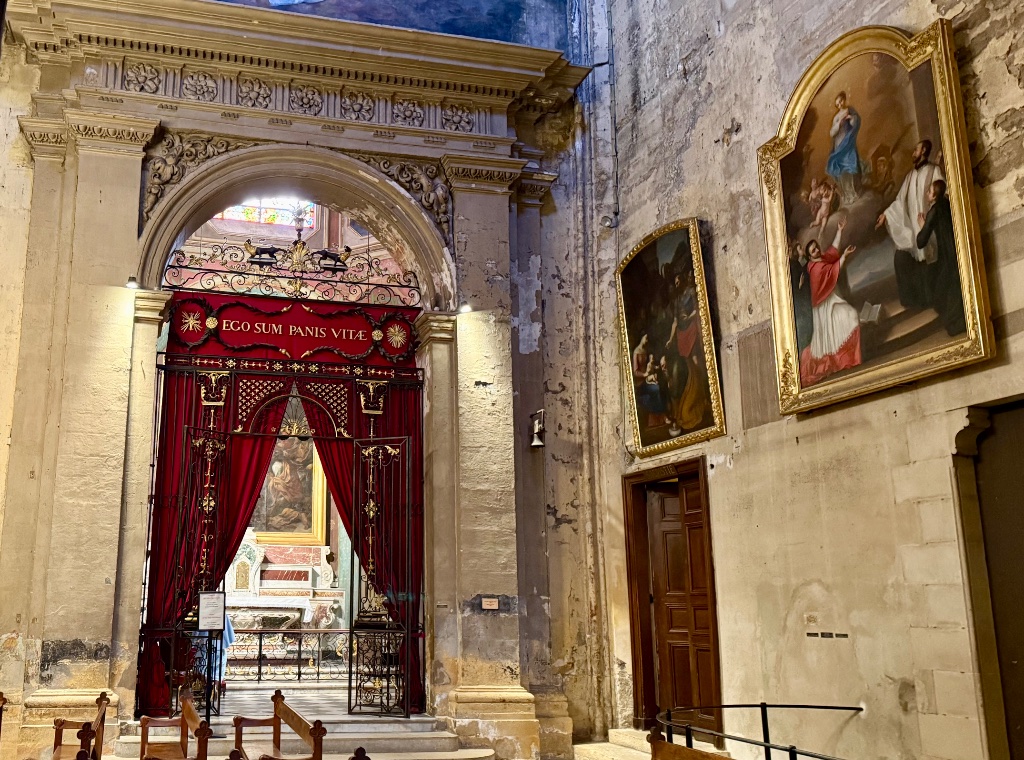 Intérieur de la Cathédrale Saint-Sauveur