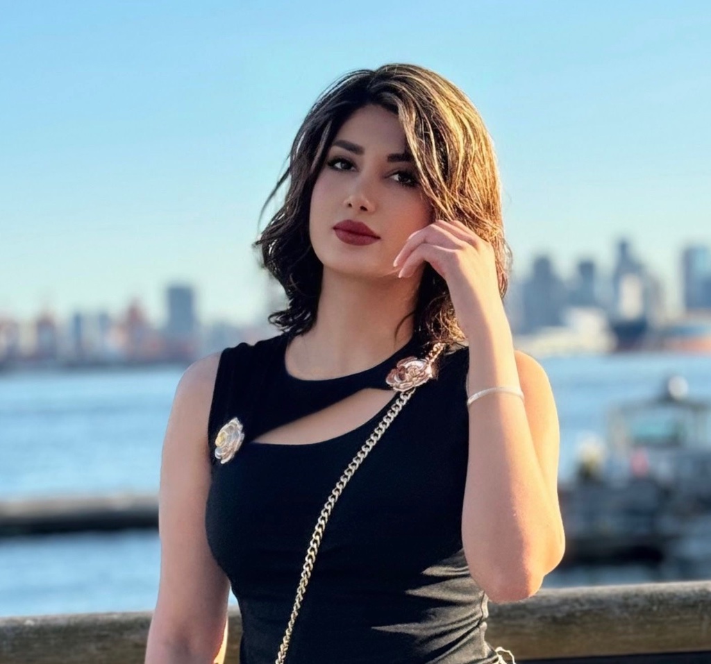 Shilan Ahmadi — lash and brow specialist at Dina's Hair Vogue hair salon West Vancouver BC