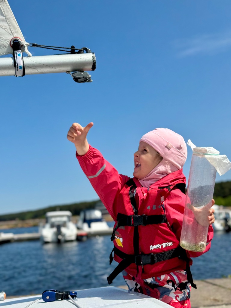 Kids in neoprene at sailing camp