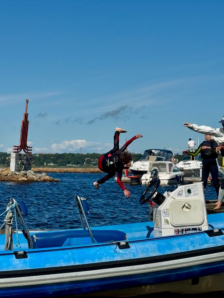 Physical development through sailing: body, balance and strength