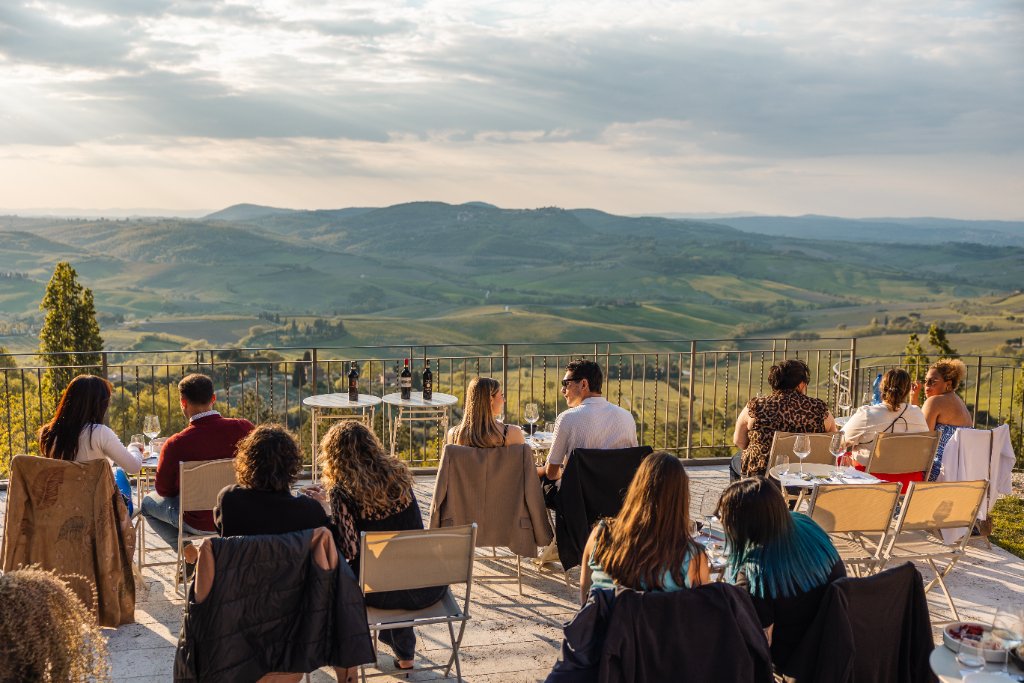Vino Nobile di Montepulciano: The Complete Guide for Wine Lovers