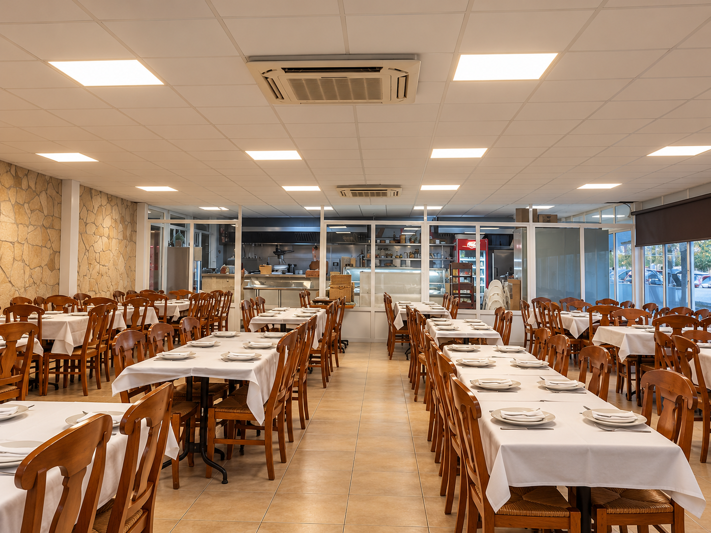 El comedor, listo para el servicio