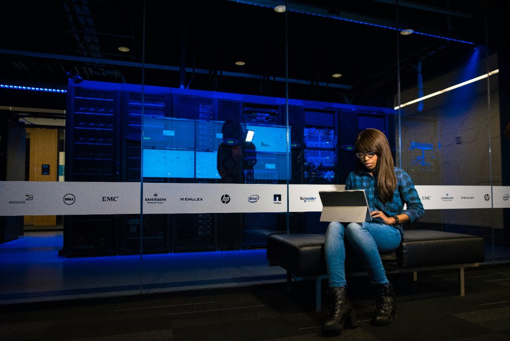 5 Tactical Steps for Government IT Leaders on AI