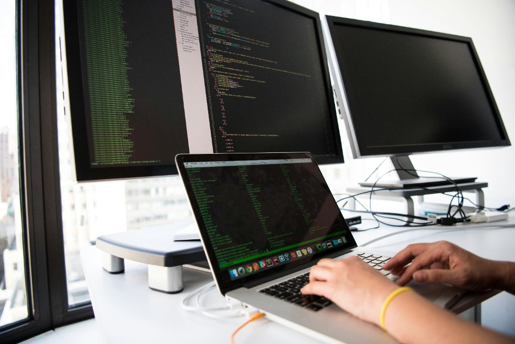 Overcoming Challenges in Scaling AI Adoption in Government
