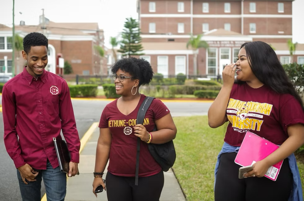 BCU students walking on campus