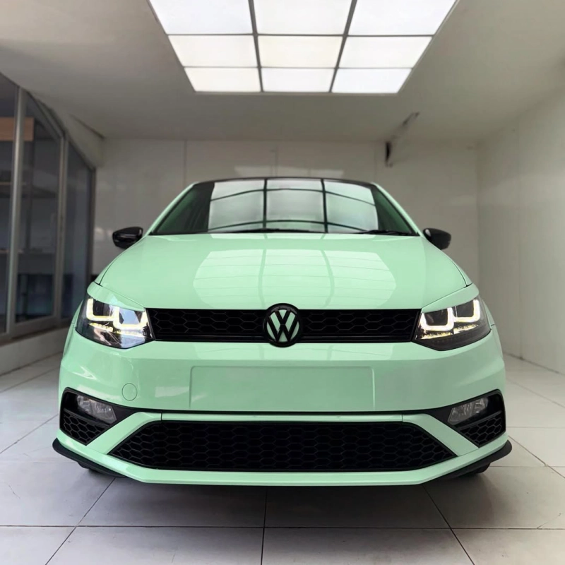 فيلم Gloss Moss Green — غلاف