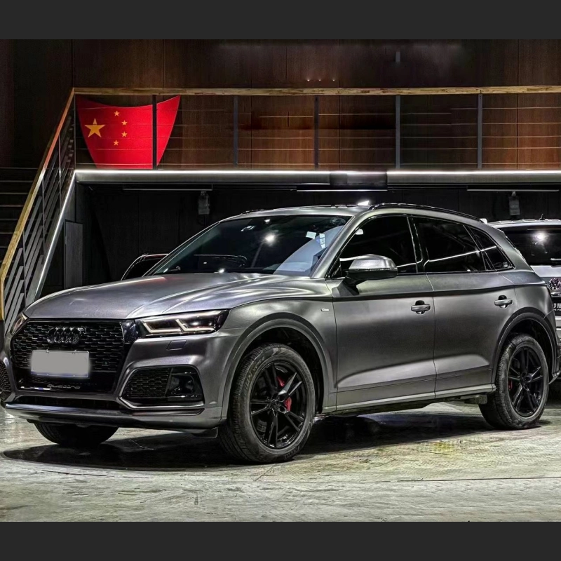 Matte Heavy Metallic Graphite Grey على سيارة