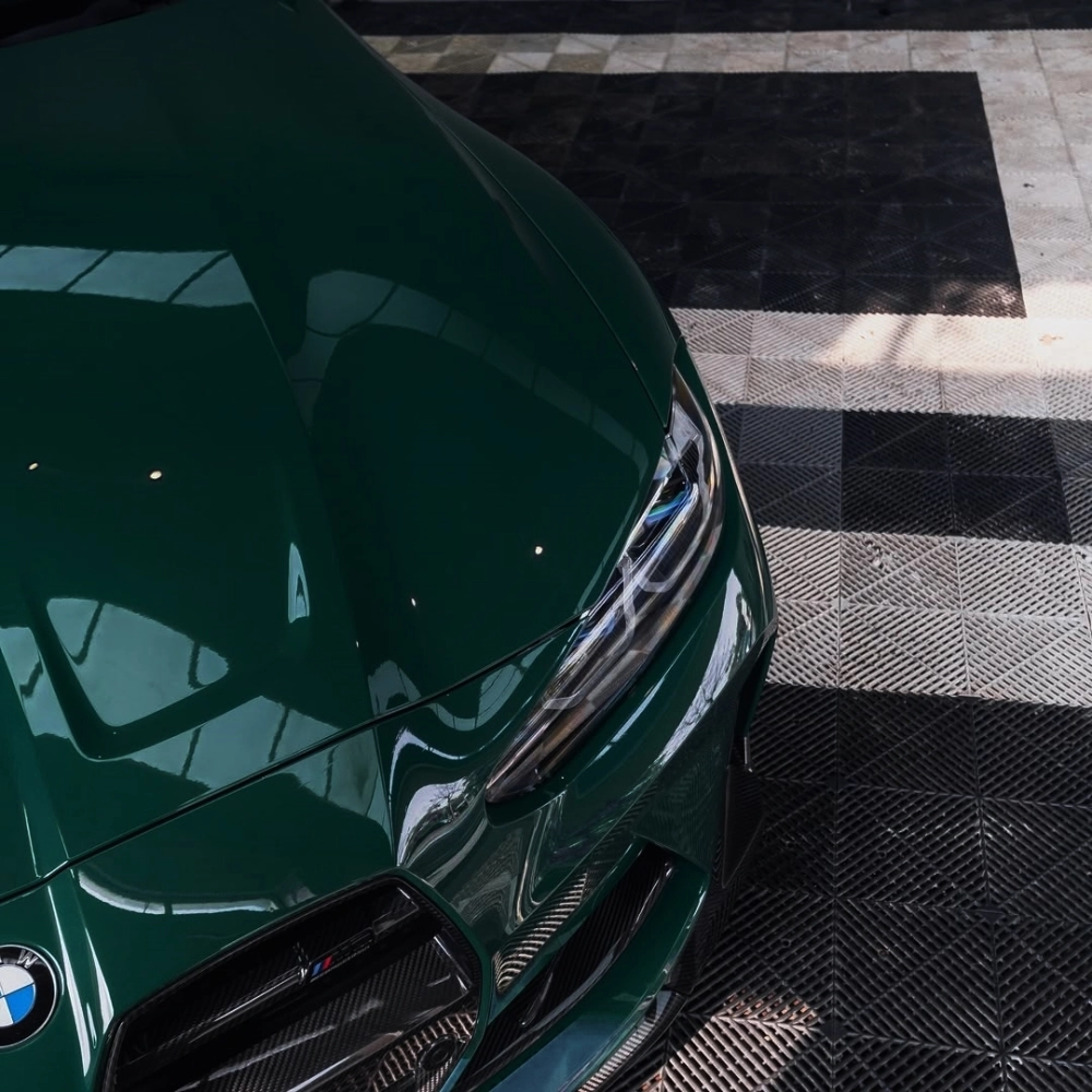 Gloss British Racing Green · BMW