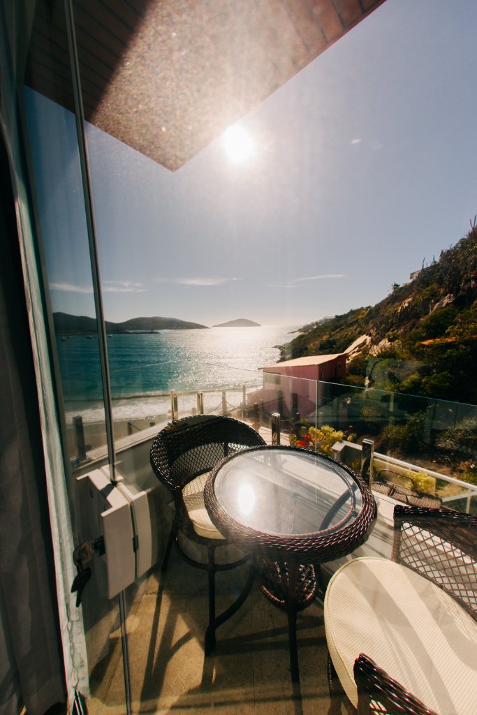 Sacada com vista para o mar