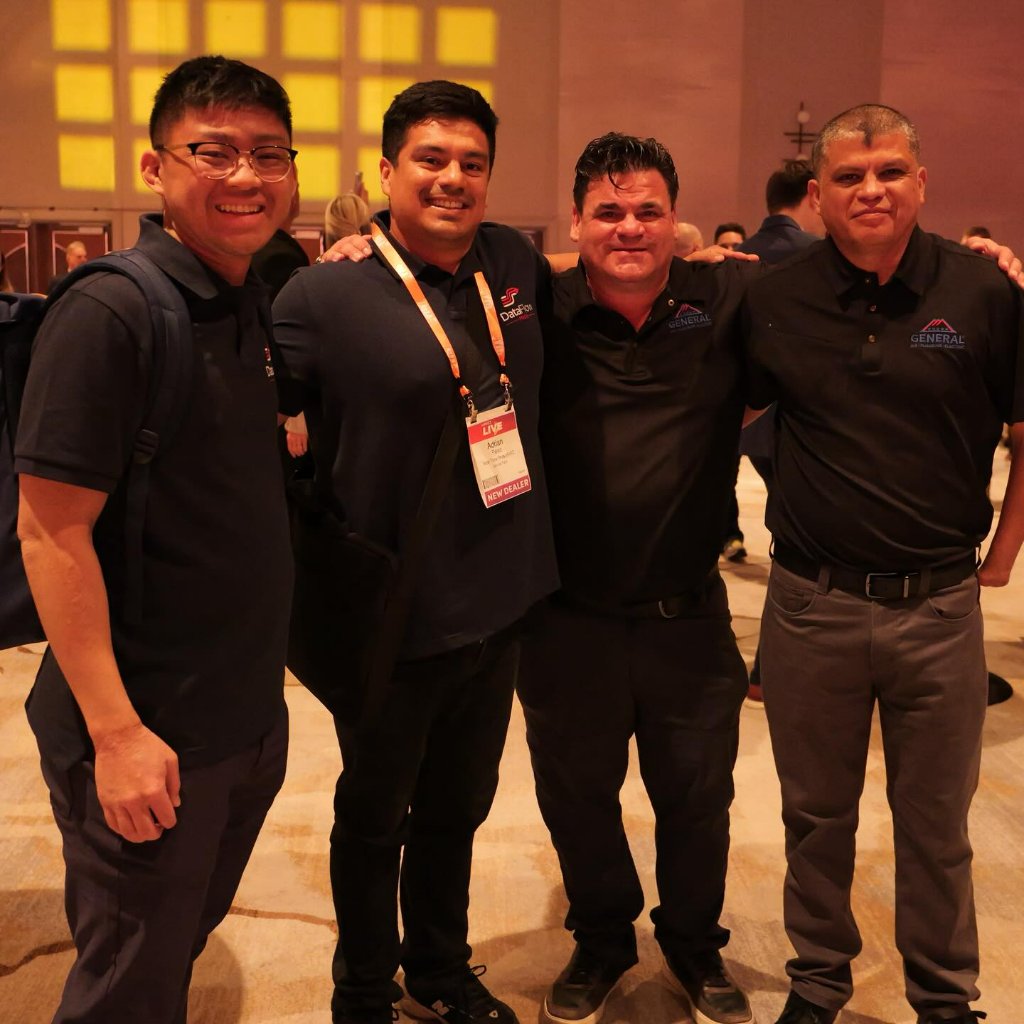 DataFlow Pros team with clients at Lennox Live