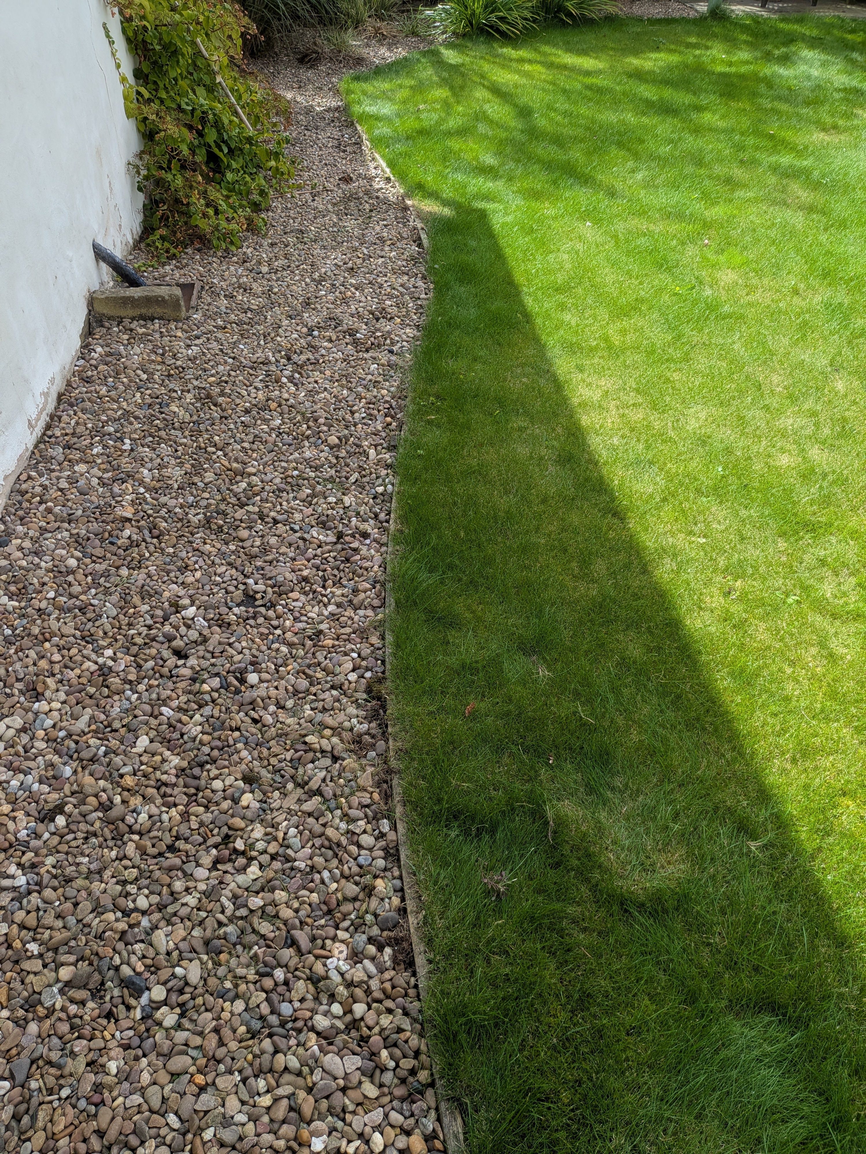 Gravel Path & Lawn Edging