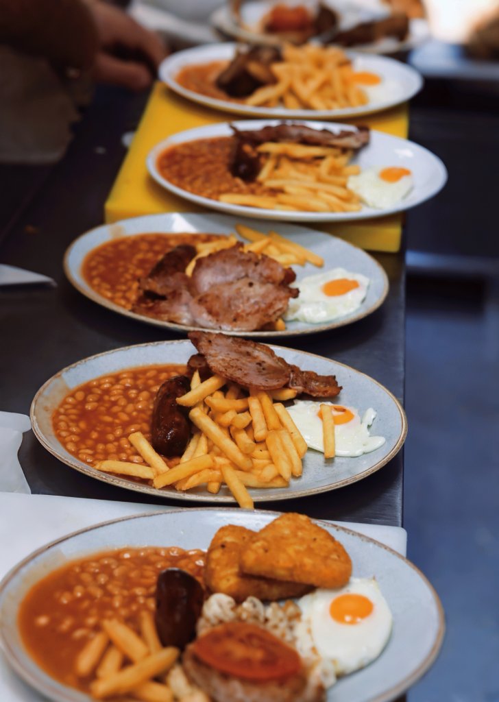 Full breakfasts lined up