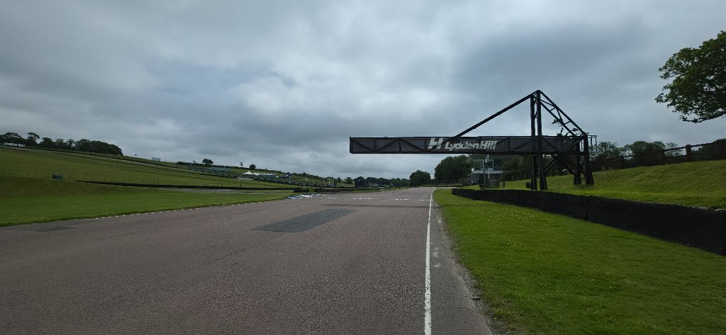 Lydden Hill start/finish gantry