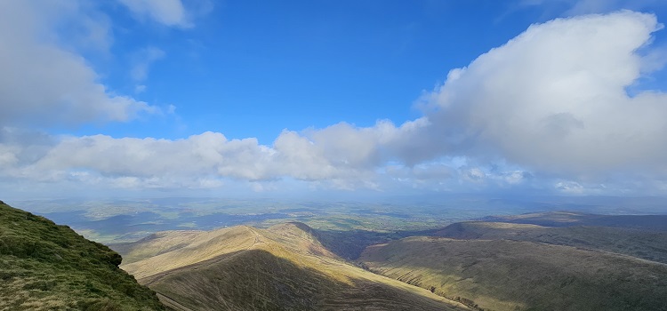 Clear views across the Beacons