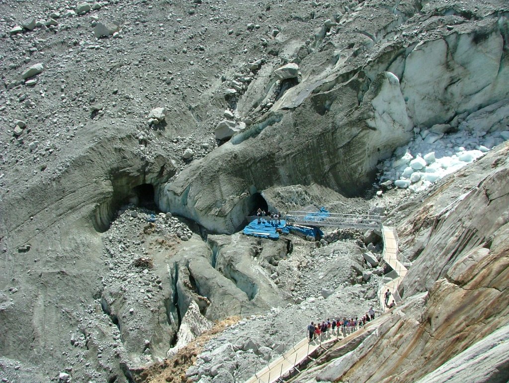 Mer de Glace 2004 — ice cave entrance