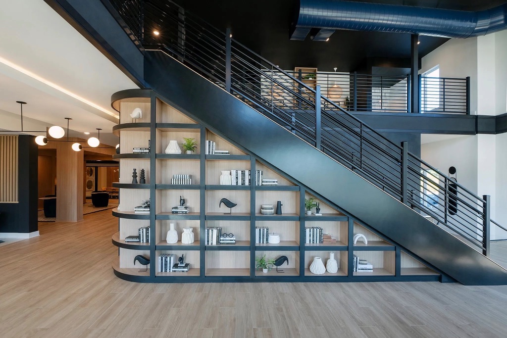 Modern Clubhouse – Staircase