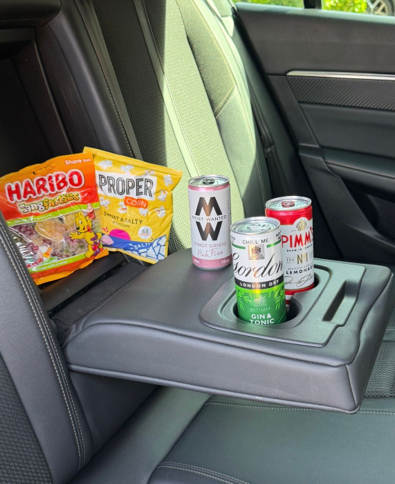 Complimentary drinks & snacks — a little extra on every journey