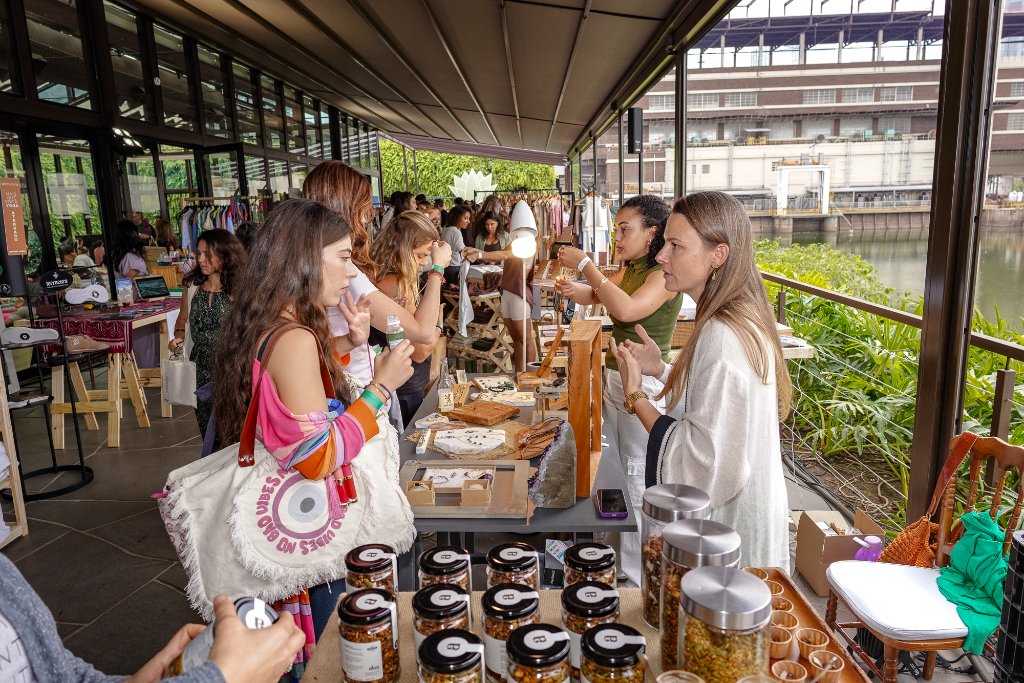 Market & Lifestyle