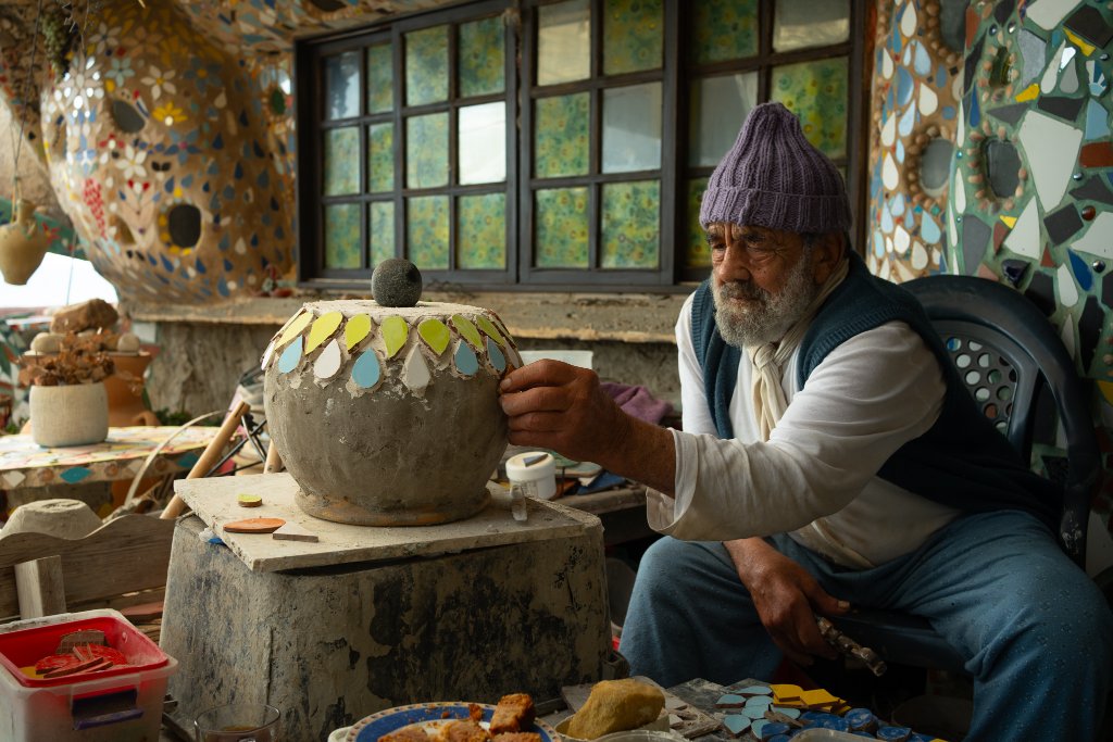 Nissim Kahlon crafting pottery