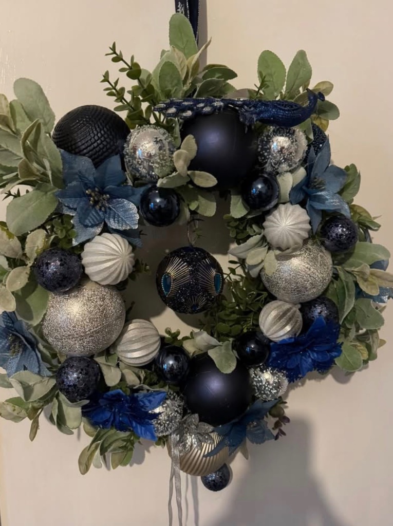 Midnight Elegance Holiday Wreath