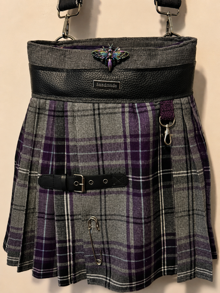 Bee Brooch Kilt Bag
