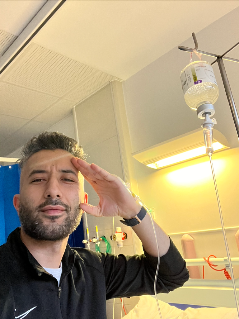 Hamza salute