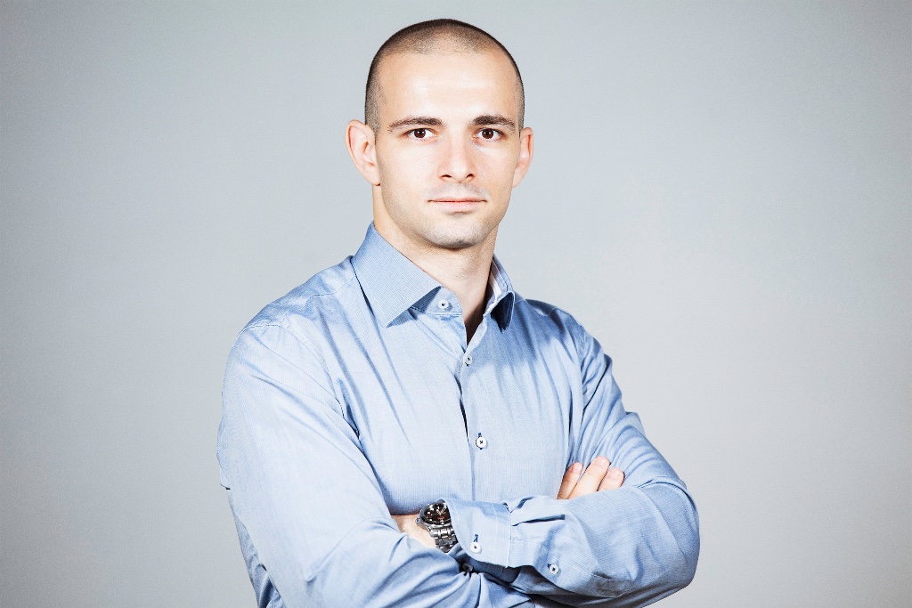 Dr. Lev Topor