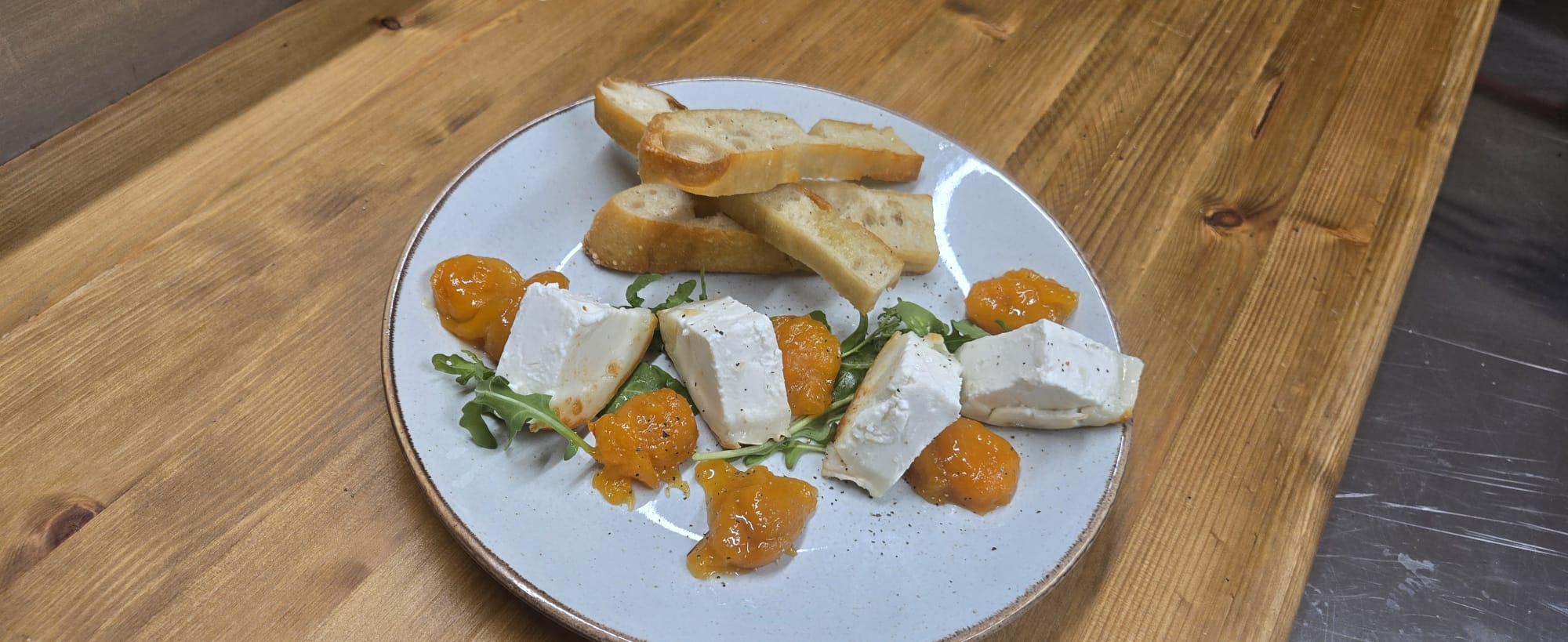 Goat cheese with apricots