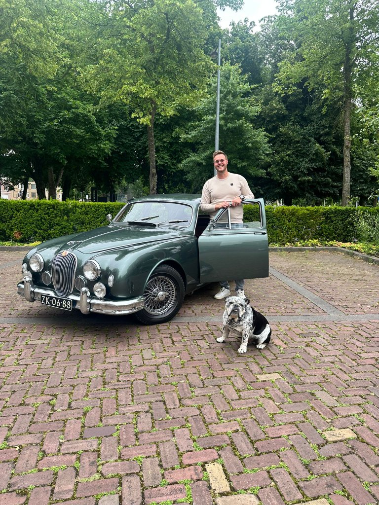 Portret van Chiel Caspers, oprichter en aankoopbegeleider van Character & Wheels