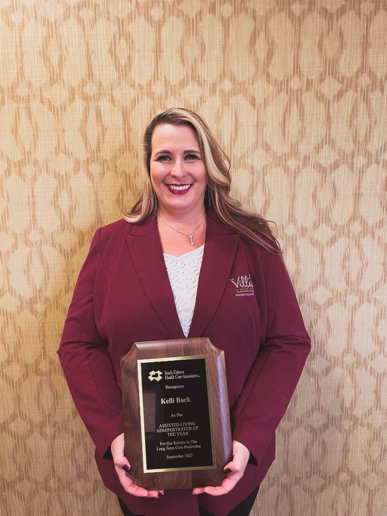 Kelli Back with 2022 Award