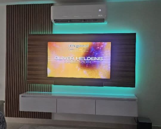 Centro de Entretenimiento LED