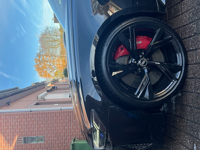 Audi RS6 — velg & remklauw detail