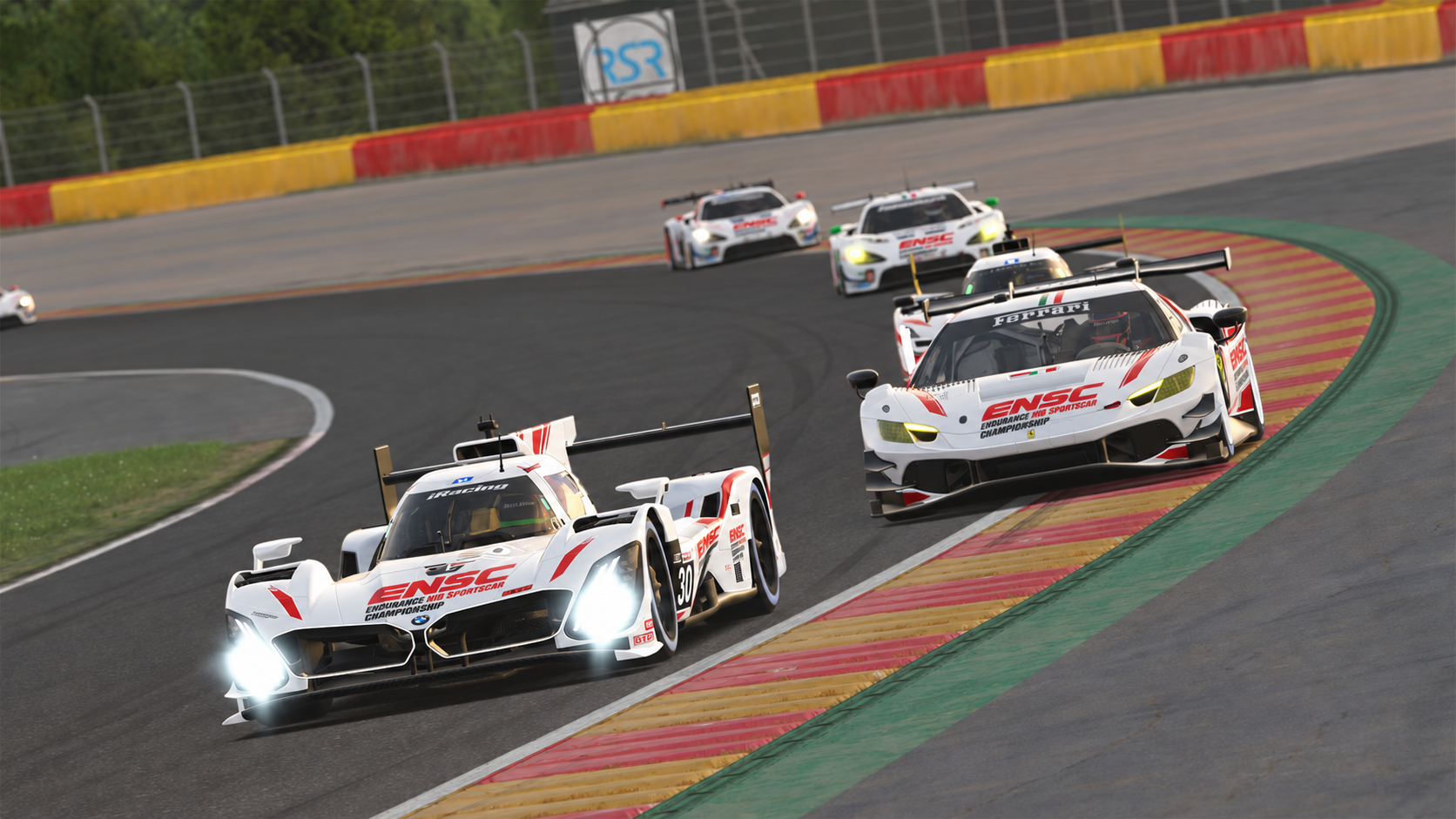 Pack multiclasses GTP e GT3 num circuito de endurance