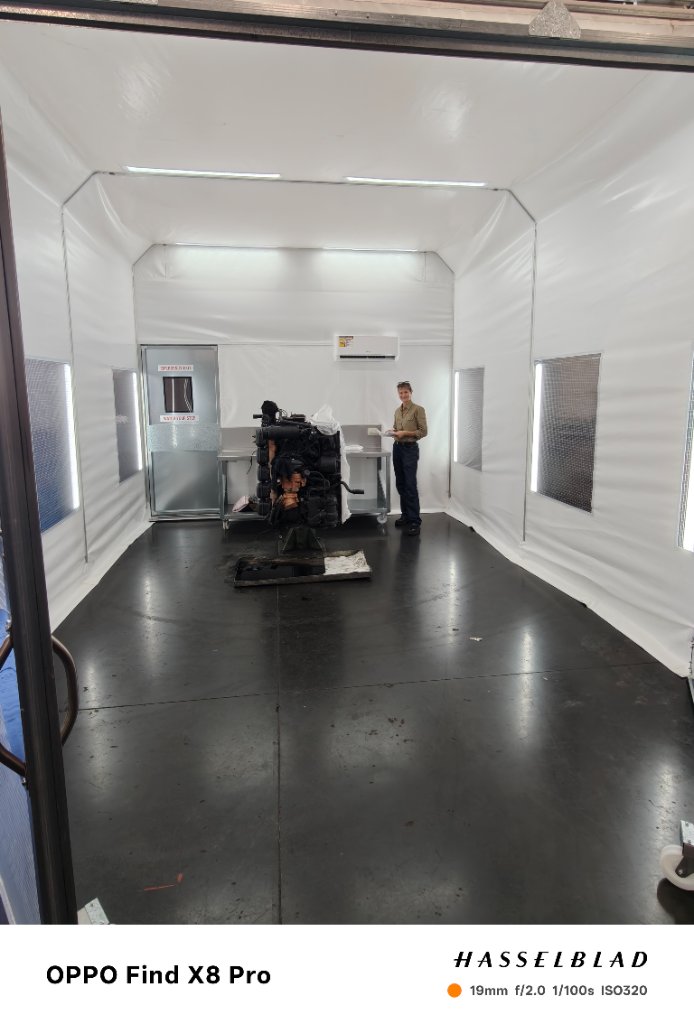 Clean room interior with Scania V8 engine