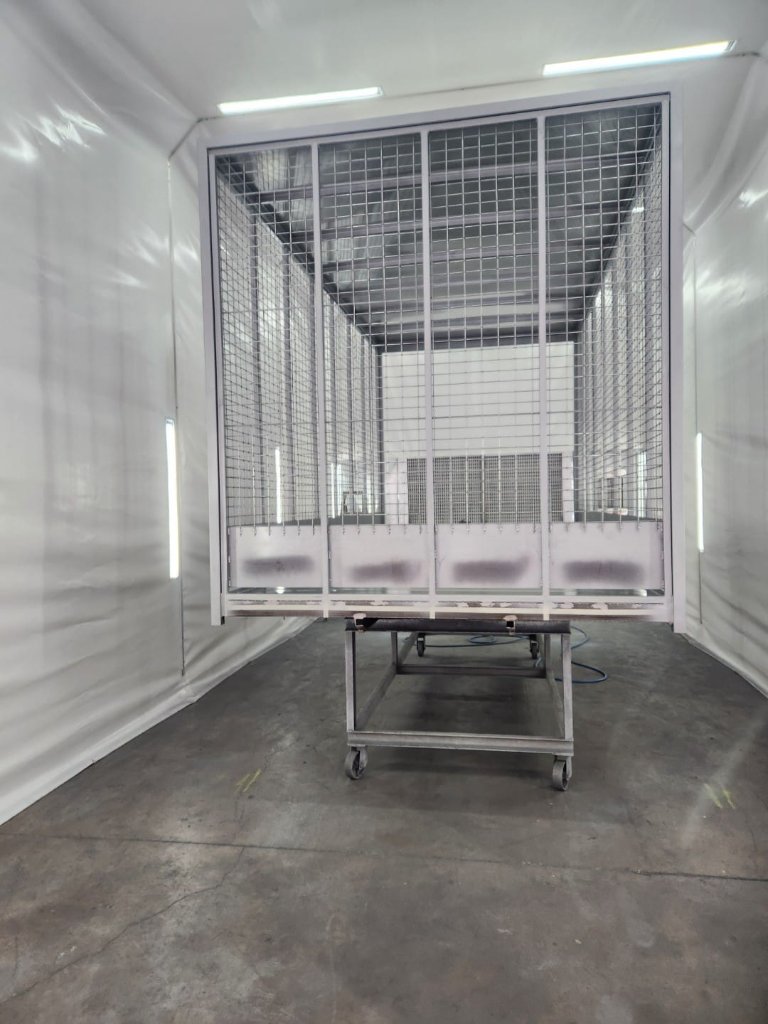 Interior — rear plenum and filter wall