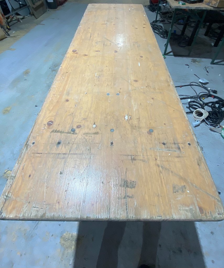 Table en bois pliante état moyen