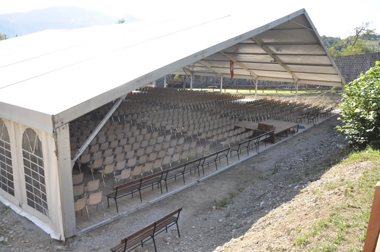 Structure 30m en extension adossée à bâtiment de pèlerinage