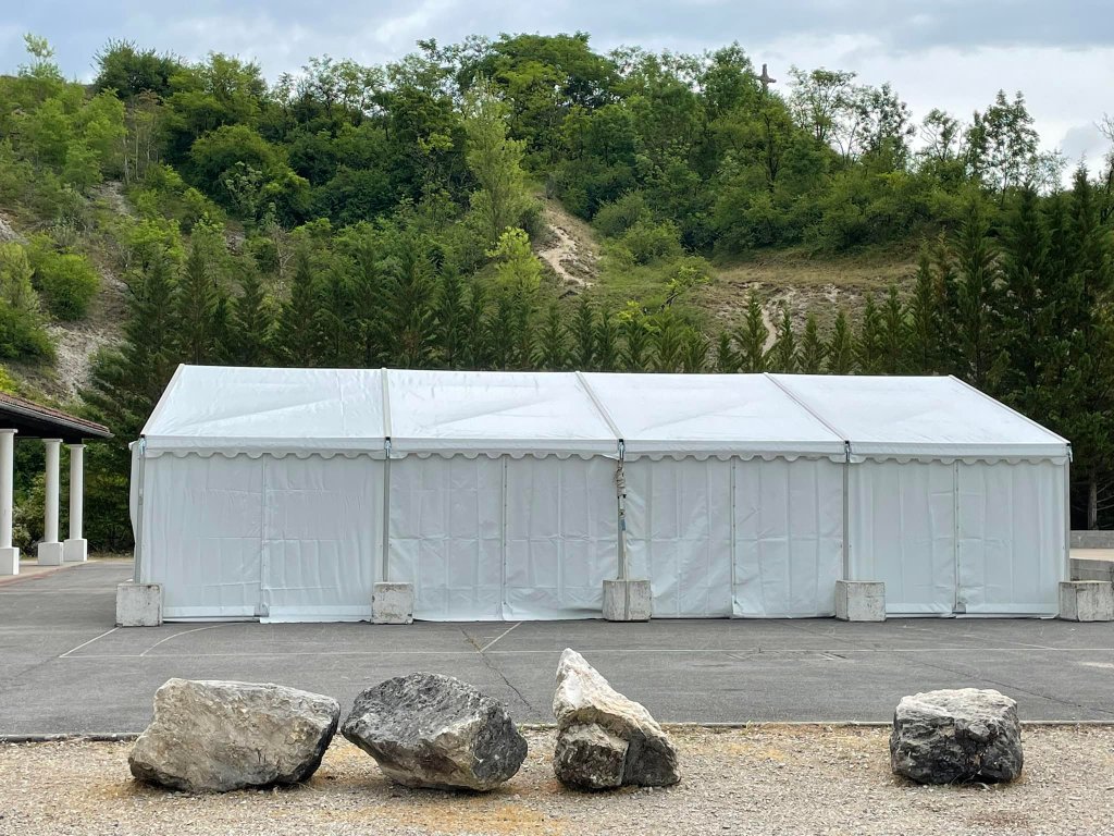 Grande structure 15m installée sur site événementiel