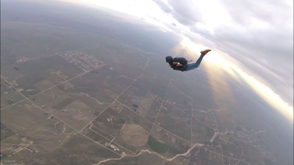 Skydiving in freefall