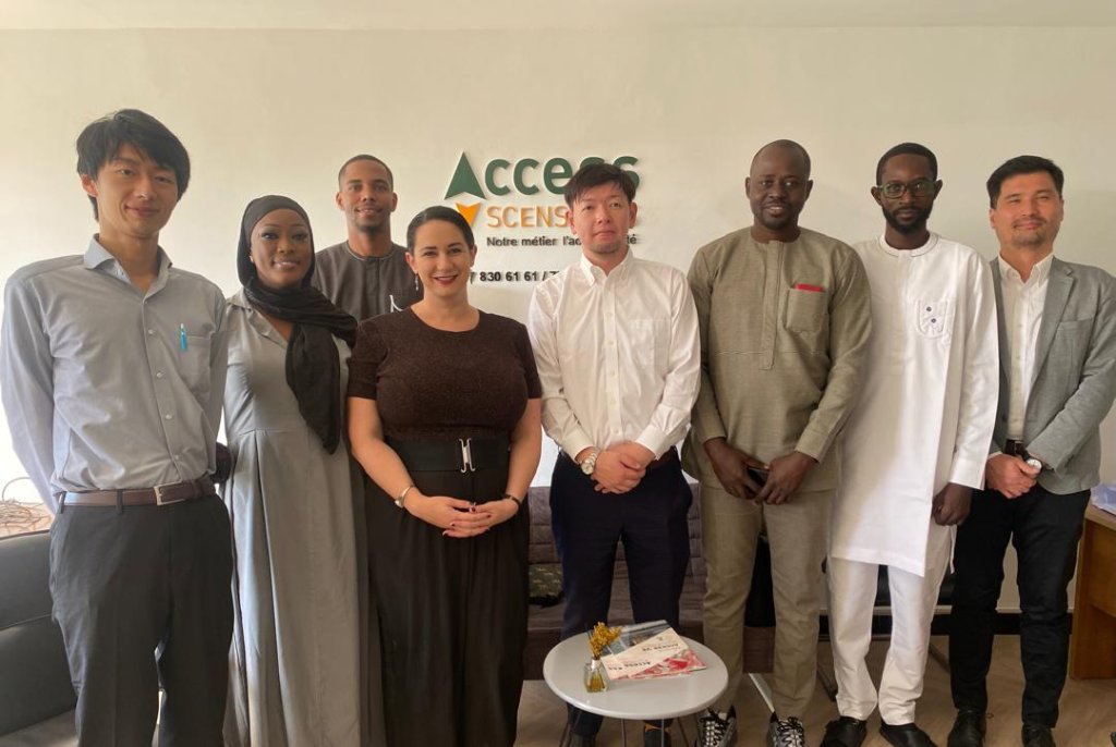 Niofar on the ground in Africa — 4