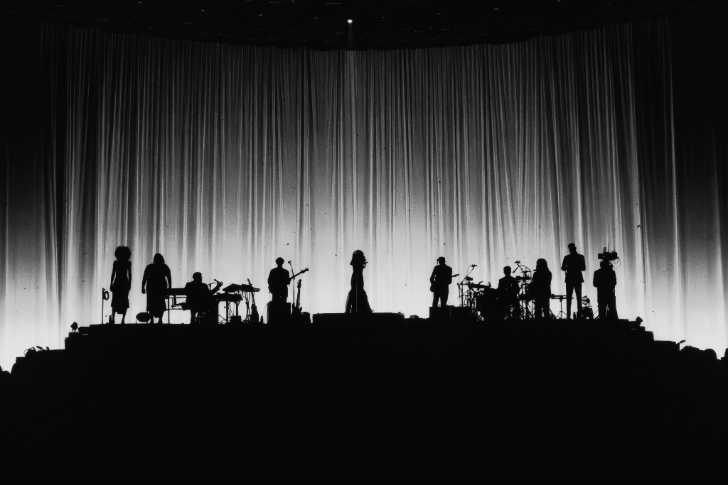 Olivia Dean — Cavale Live
