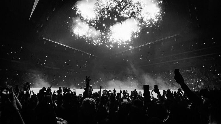 Drake performing during the It's All A Blur Tour at Desert Diamond Arena in Glendale, AZ — concert photography by Anthony Cavale for Cavale Live