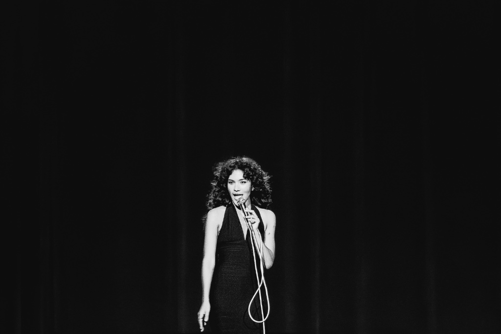 Olivia Dean — Cavale Live