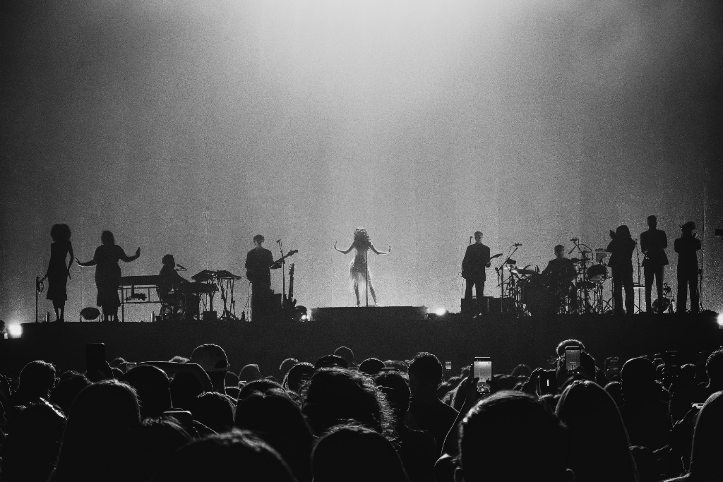 Olivia Dean performing during the The Art of Loving Tour at Crypto.com Arena in Los Angeles, CA — concert photography by Anthony Cavale for Cavale Live