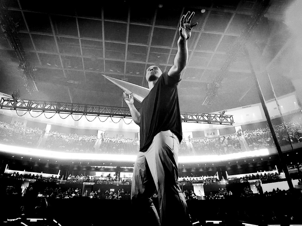 Drake performing during the It's All A Blur Tour at Desert Diamond Arena in Glendale, AZ — concert photography by Anthony Cavale for Cavale Live
