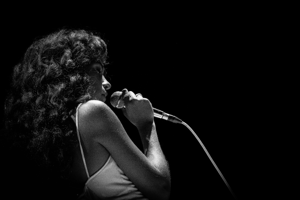 Olivia Dean — Cavale Live