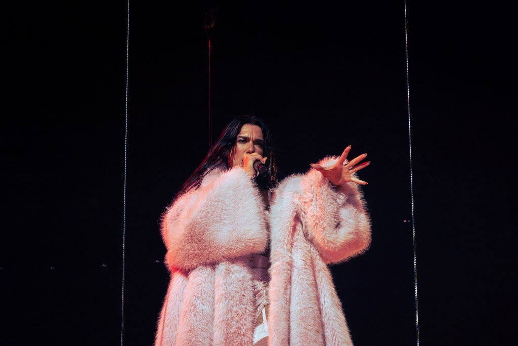 Dua Lipa — Cavale Live