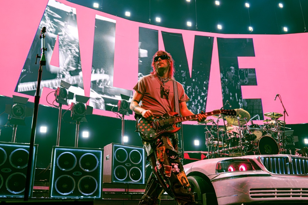 5 Seconds of Summer — Cavale Live
