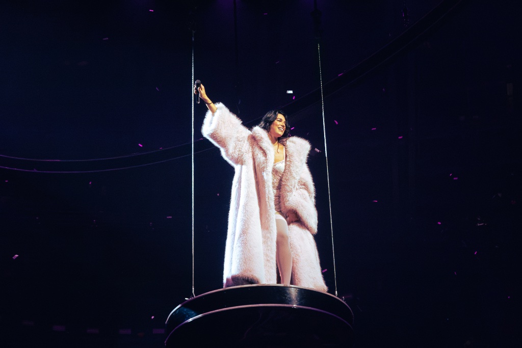 Dua Lipa — Cavale Live